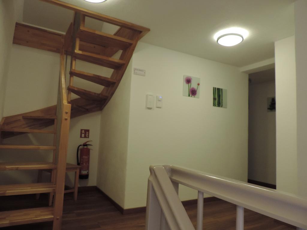 Pension Am Kirchberg Wehringen Extérieur photo