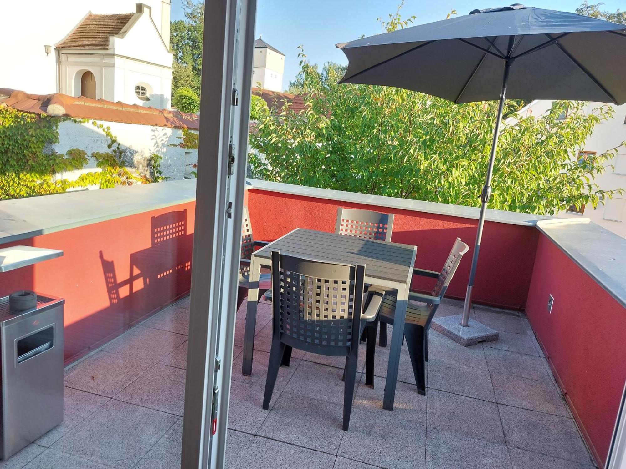 Pension Am Kirchberg Wehringen Extérieur photo