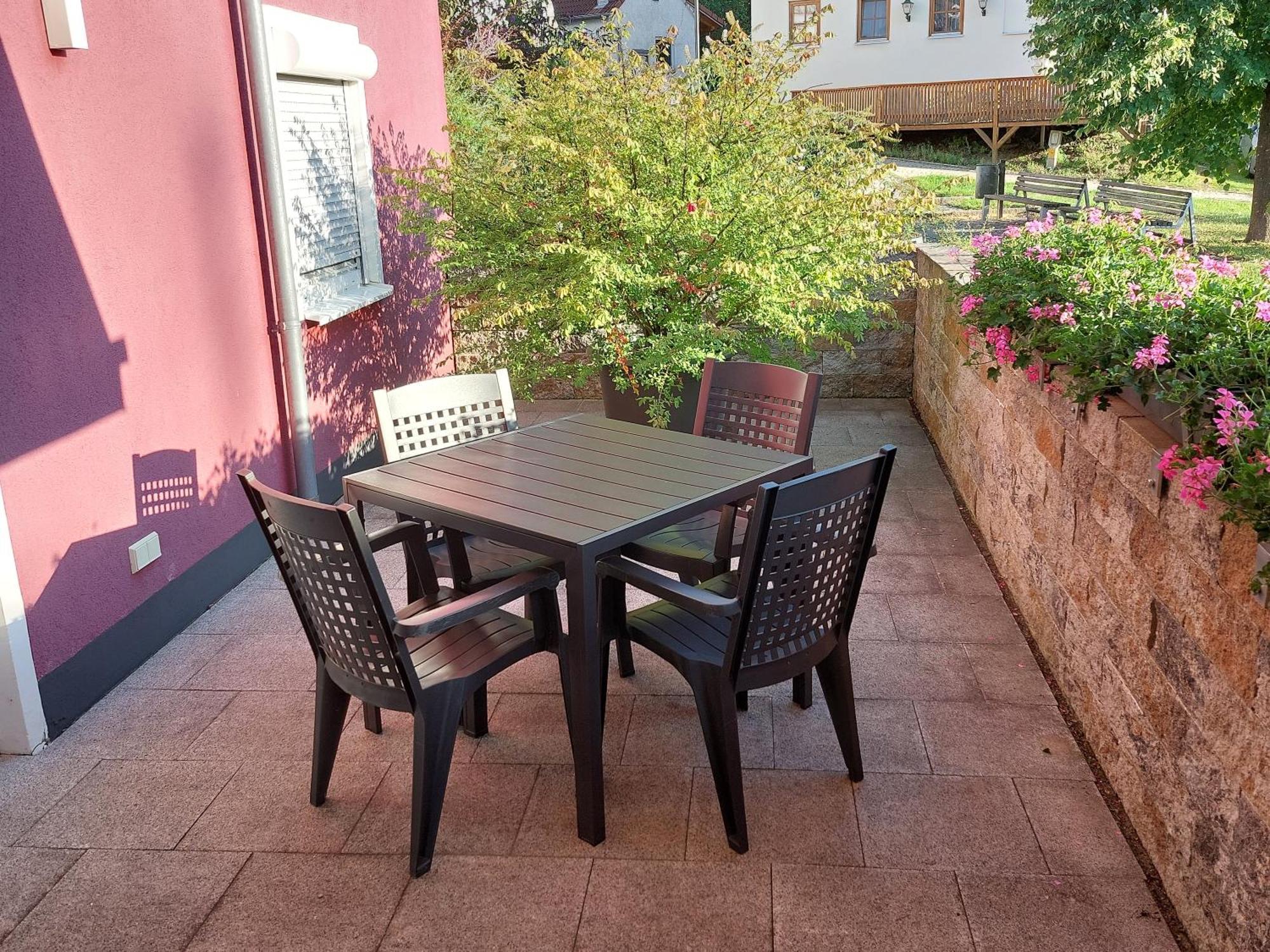 Pension Am Kirchberg Wehringen Extérieur photo