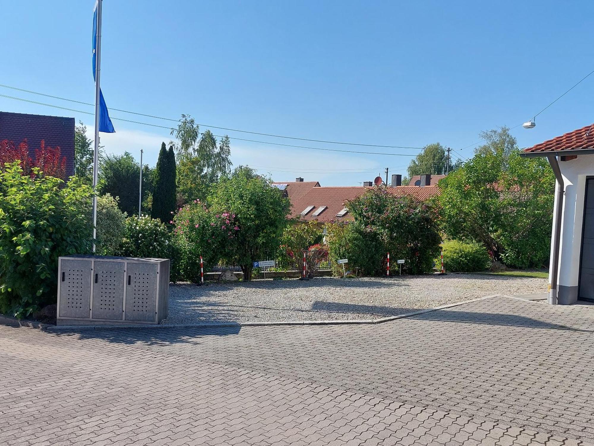 Pension Am Kirchberg Wehringen Extérieur photo
