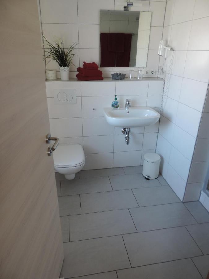 Pension Am Kirchberg Wehringen Extérieur photo