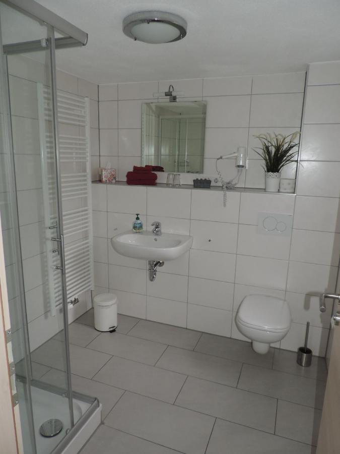 Pension Am Kirchberg Wehringen Extérieur photo
