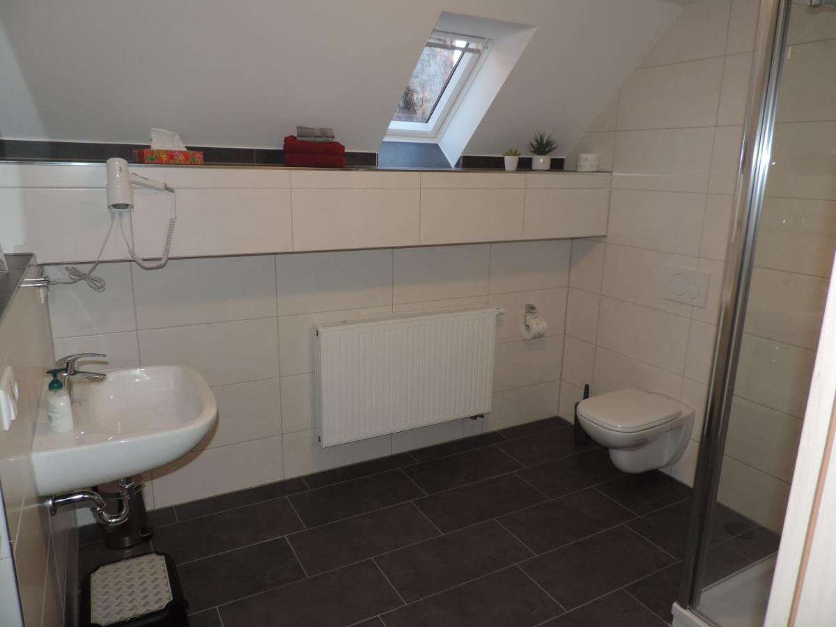 Pension Am Kirchberg Wehringen Extérieur photo